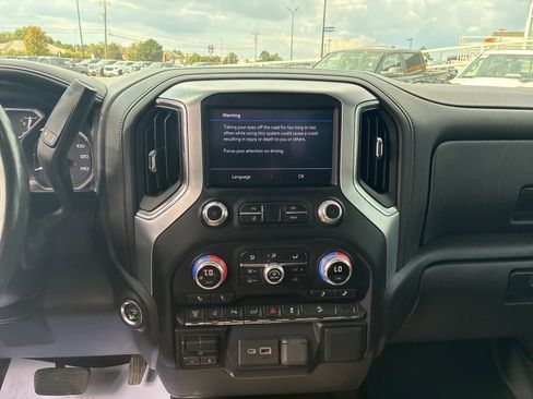 Used 2022 GMC Sierra 3500 SLE w/ SLE Convenience Package image 15