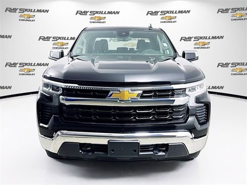 Used 2025 Chevrolet Silverado 1500 LT image 2