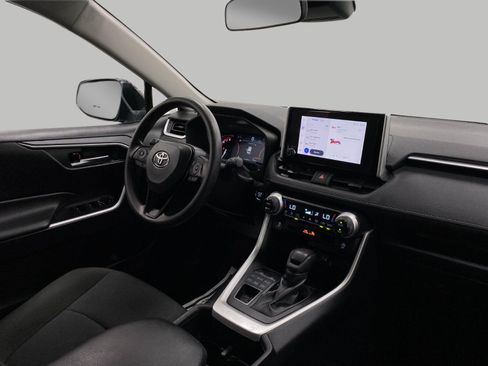 Used 2025 Toyota RAV4 XLE AWD/4WD image 18