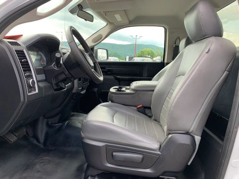Used 2015 RAM 2500 Tradesman RWD image 9
