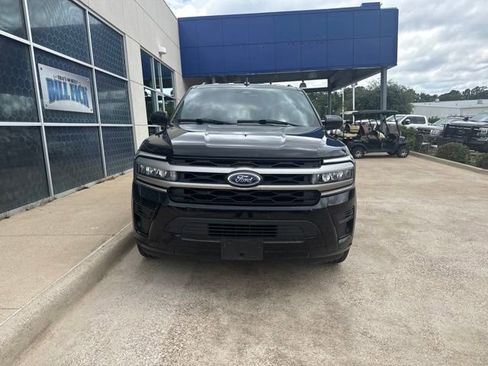 Used 2024 Ford Expedition XLT RWD image 3