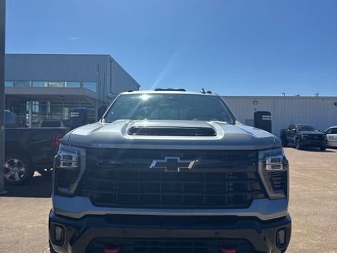 Used 2025 Chevrolet Silverado 2500 LTZ w/ Trail Boss Package AWD/4WD image 2
