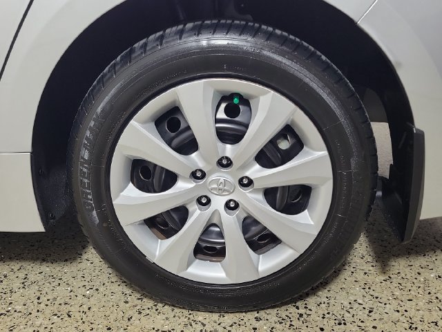 Used 2024 Toyota Corolla LE FWD image 8