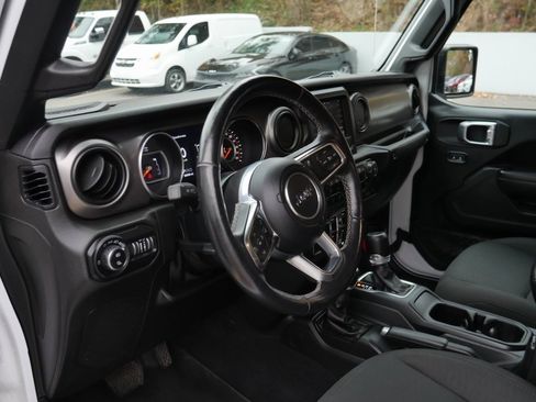 Used 2020 Jeep Gladiator Sport w/ Quick Order Package 24S image 10