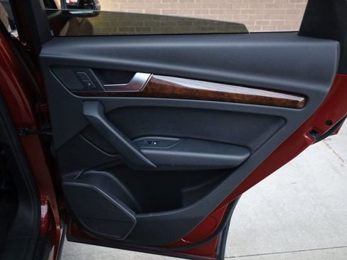 Used 2018 Audi Q5 2.0T Premium Plus w/ Premium Plus Package image 23