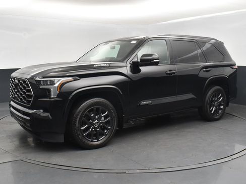 Used 2024 Toyota Sequoia Platinum image 1