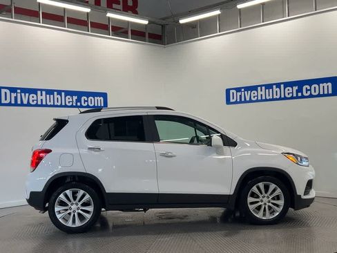 Used 2020 Chevrolet Trax Premier FWD image 3