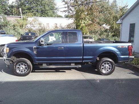 Used 2017 Ford F350 Lariat AWD/4WD image 3