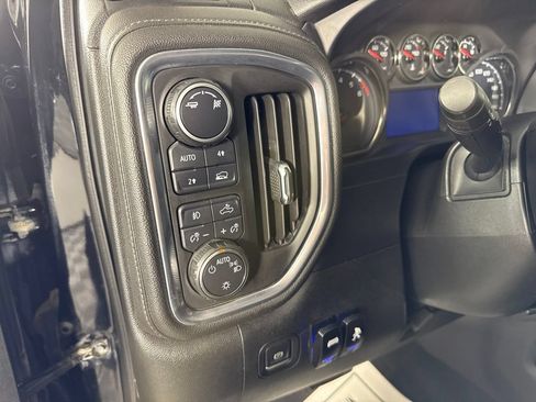 Used 2019 Chevrolet Silverado 1500 RST AWD/4WD image 16