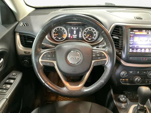 Used 2014 Jeep Cherokee Latitude w/ Cold Weather Group AWD/4WD image 12