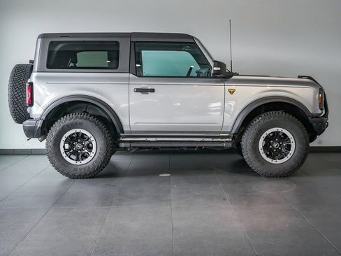 Used 2022 Ford Bronco Badlands w/ Sasquatch Package AWD/4WD image 8