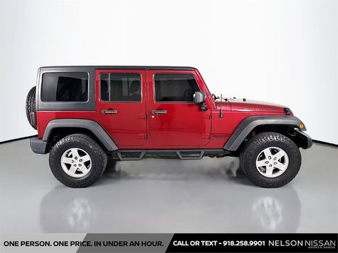 Used 2012 Jeep Wrangler Unlimited Rubicon w/ Dual Top Group AWD/4WD image 4