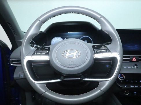 Certified 2024 Hyundai Elantra SEL w/ Convenience Package image 21