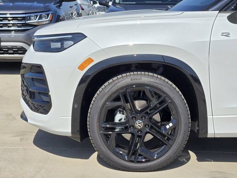 New 2026 Volkswagen Tiguan SE R-Line FWD image 6