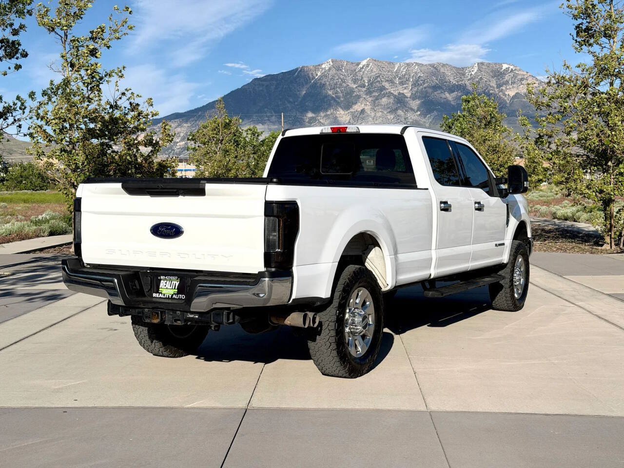 Used 2017 Ford F250 XLT AWD/4WD image 5