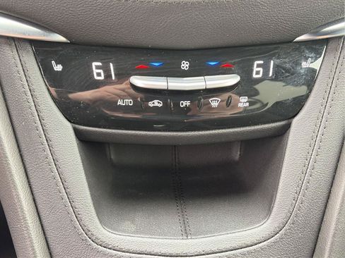 Used 2025 Cadillac XT6 Luxury AWD/4WD image 32