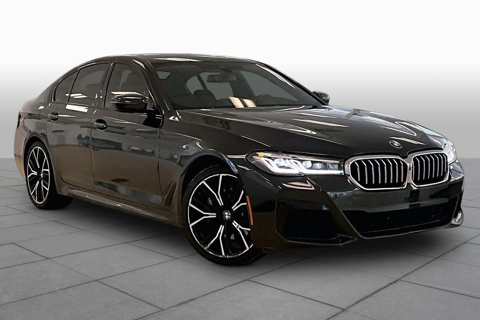 Used 2021 BMW 530i w/ M Sport Package RWD image 2