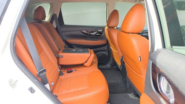Used 2019 Nissan Rogue SL w/ Premium Package AWD/4WD image 15