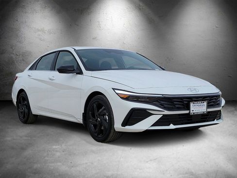 New 2026 Hyundai Elantra SEL Sport Premium FWD image 2