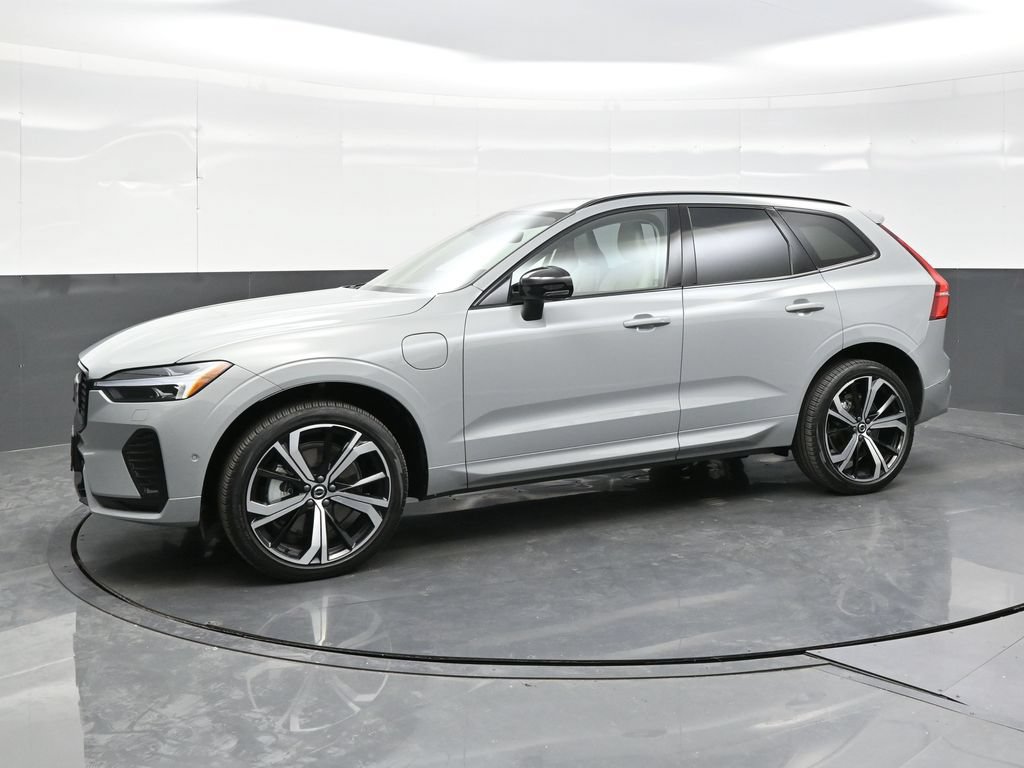 Used 2025 Volvo XC60 T8 Ultra w/ Protection Package Premier AWD/4WD image 3