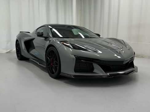 Used 2024 Chevrolet Corvette Z06 w/ Stealth Interior Trim Package RWD image 1