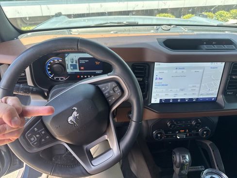 Used 2024 Ford Bronco Outer Banks AWD/4WD image 4