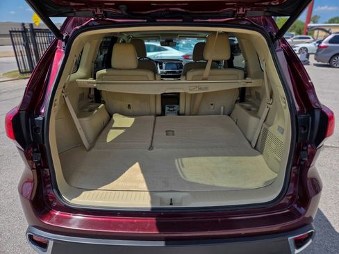 Used 2017 Toyota Highlander Limited Platinum image 6