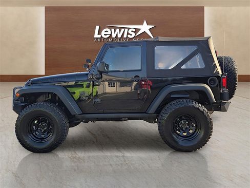 Used 2015 Jeep Wrangler Rubicon w/ Power Convenience Group image 2