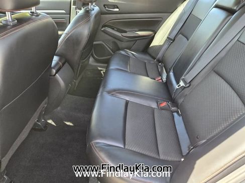 Used 2023 Nissan Altima 2.5 SR FWD image 12