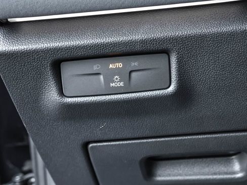 New 2026 Volkswagen Tiguan SE R-Line image 25