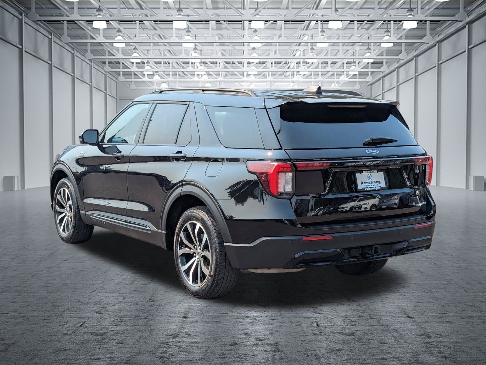 Used 2025 Ford Explorer ST-Line AWD/4WD image 3