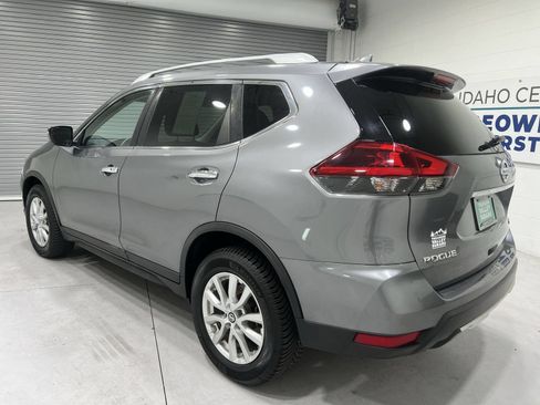 Used 2018 Nissan Rogue SV AWD/4WD image 6