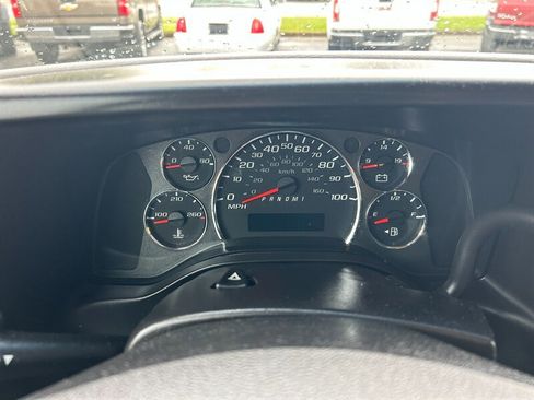Used 2013 Chevrolet Express 2500 RWD image 17