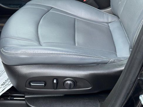 Used 2020 Buick Enclave Essence w/ Sport Touring Edition image 29