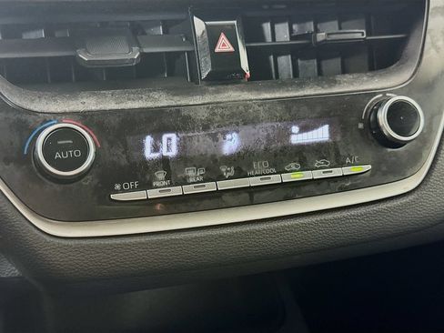 Used 2020 Toyota Corolla LE FWD image 18