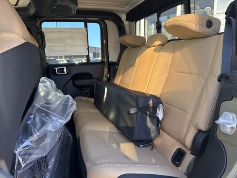New 2026 Jeep Gladiator Willys AWD/4WD image 16