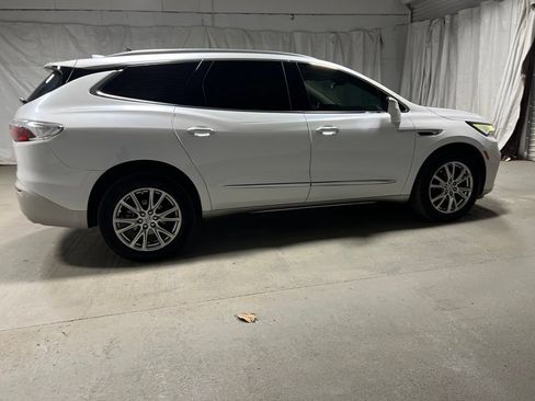 Used 2023 Buick Enclave Essence w/ Experience Buick Package FWD image 8