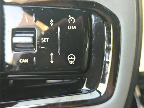 Used 2024 Land Rover Range Rover Velar Dynamic SE AWD/4WD image 14