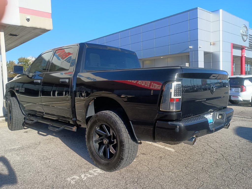 Used 2017 RAM 1500 Express w/ Black Ram 1500 Express Group AWD/4WD image 4