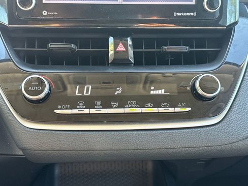 Used 2022 Toyota Corolla LE FWD image 23
