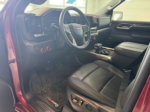 Used 2025 Chevrolet Silverado 1500 LTZ image 5