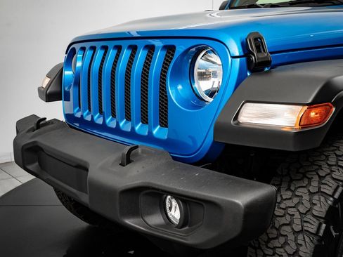 Used 2022 Jeep Wrangler Sport S image 3
