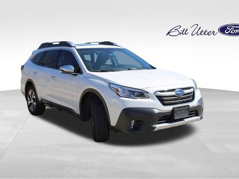 Used 2022 Subaru Outback Touring image 3