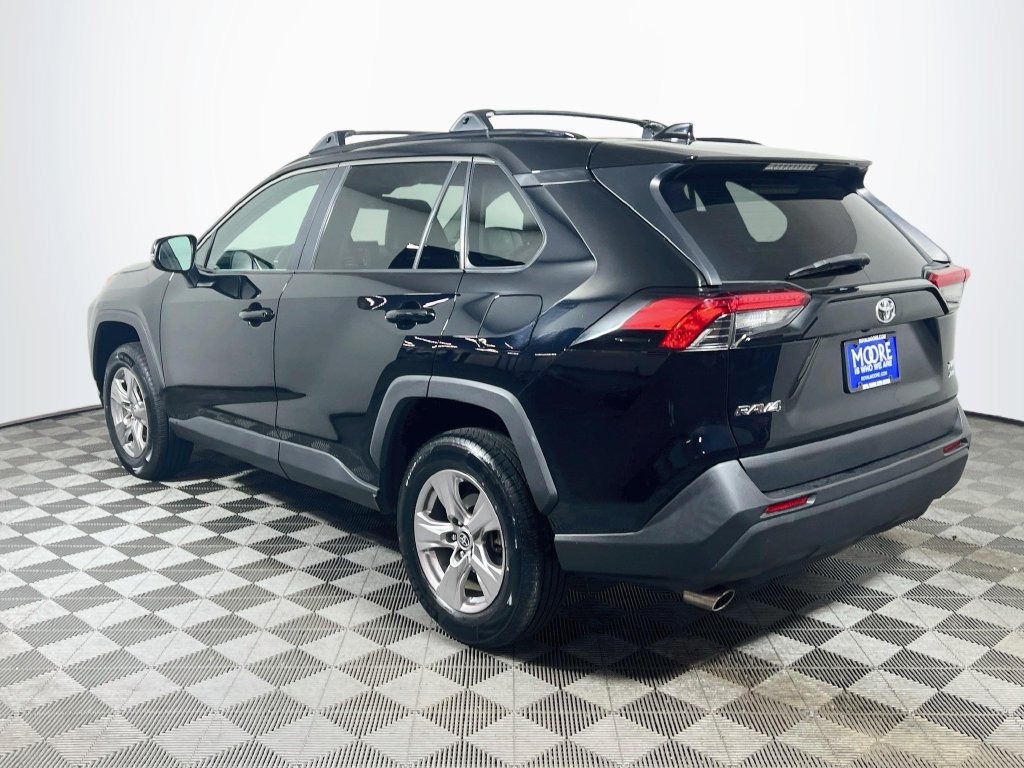 Certified 2022 Toyota RAV4 XLE w/ XLE Grade Weather Package AWD/4WD image 5