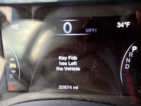 Used 2022 Jeep Grand Cherokee Limited image 11