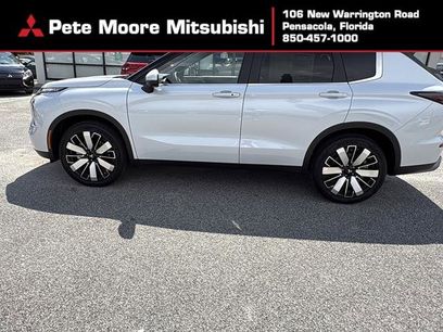 New 2025 Mitsubishi Outlander SE