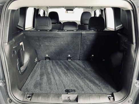 Used 2018 Jeep Renegade Latitude image 15