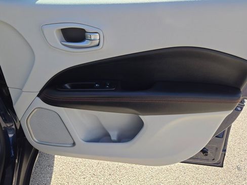 Used 2018 Jeep Compass Limited w/ Navigation Group image 5