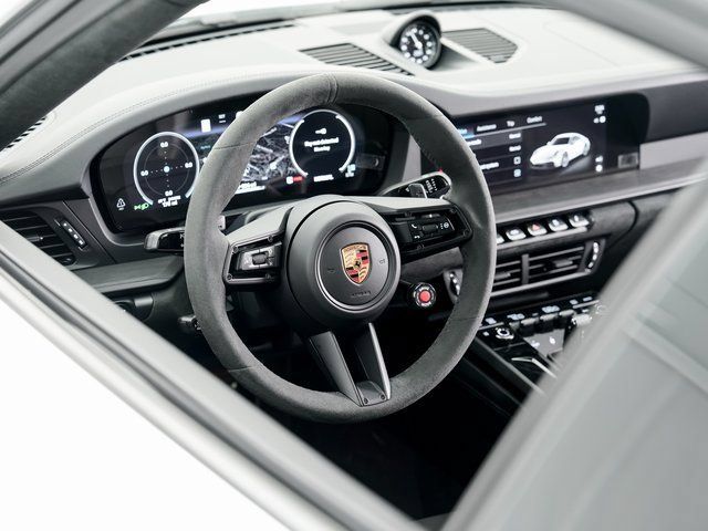 Certified 2025 Porsche 911 Carrera GTS RWD image 9
