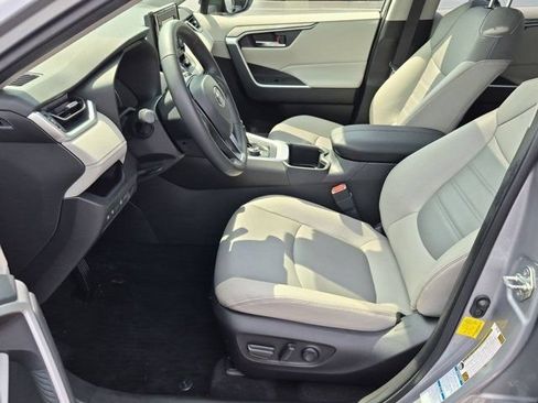 Certified 2022 Toyota RAV4 XLE Premium AWD/4WD image 8